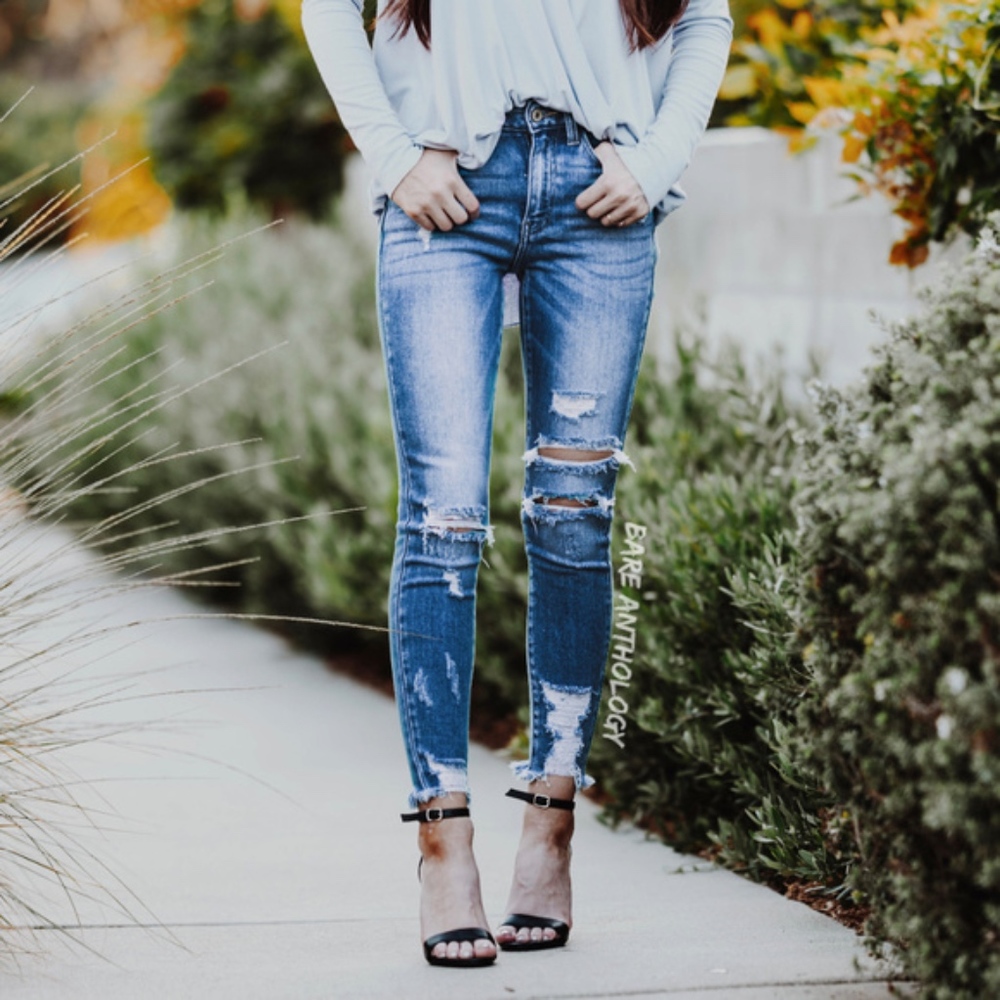 Kancan Distressed light wash Skinny denim jeans - Picture 4 of 5